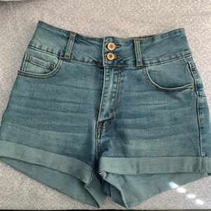 HIGH WAISTED SHORT DENIM SHORTS
